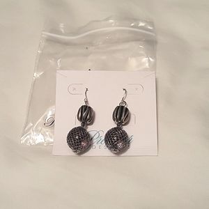 Premier Designs black and silver Eclectic  drop fish hook earrings.